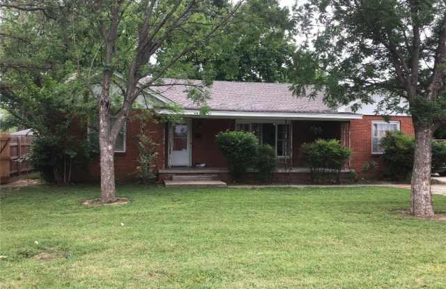 118 S Berry Road - 118 South Berry Road, Norman, OK 73069