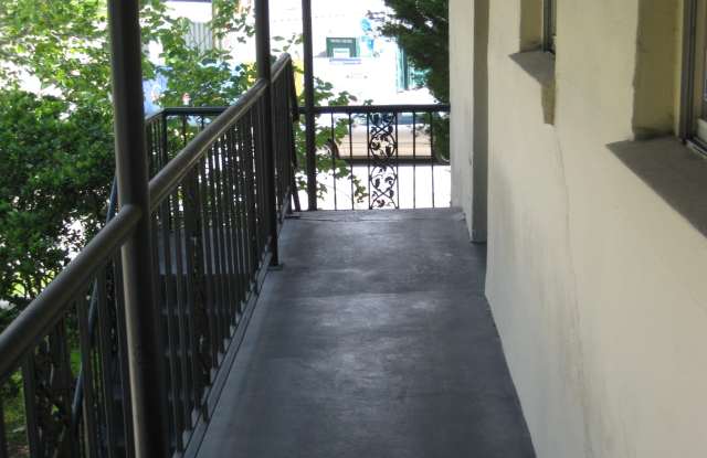 1401 PALM AVE Gallery 4