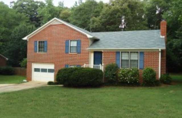 East side home off Barnett Shoals! Available February 2026! photos photos