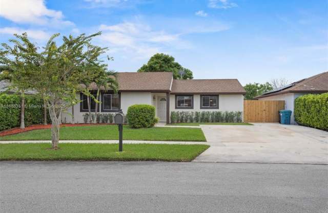 12328 SW 209th St photos photos