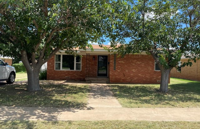 704 Lanham St - 704 Lanham Street, Midland, TX 79701