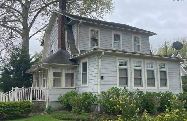 210 N Lincoln Avenue photos photos