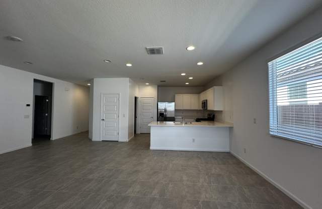 9819 W FLOWER Street Gallery 4