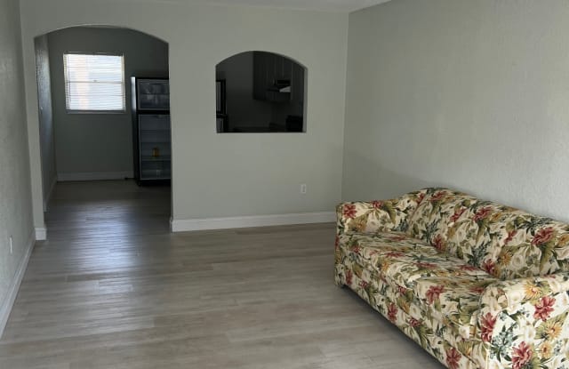 4328 Edgewater Drive - 4328 Edgewater Drive, Fairview Shores, FL 32804
