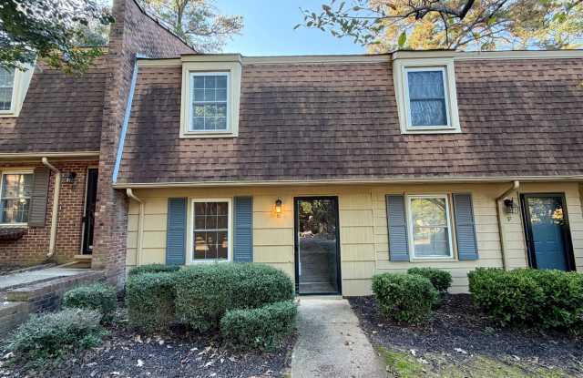 4705 Blue Bird Unit E- Bev Roberts Rentals and Property Management Gallery 1