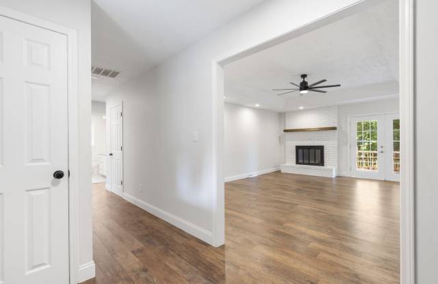 3259 S Elmira Avenue Gallery 4