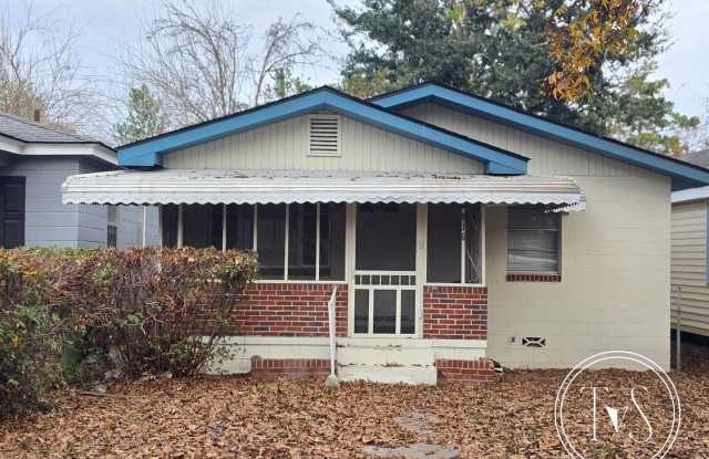 MOVE-IN READY NOW! - 816 West 48th Street, Savannah, GA 31405