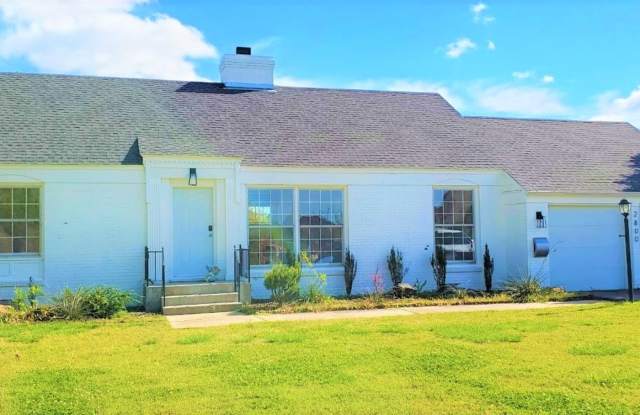 3 Bed 1.5 Bath 2 car garage in Nichol's Hills Addition NW OKC photos photos