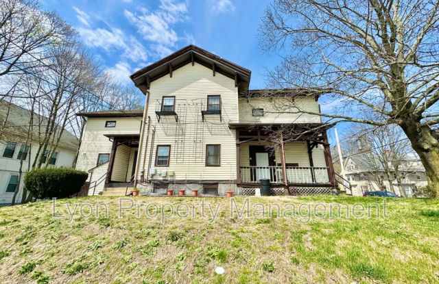193 Summit Street Gallery 1