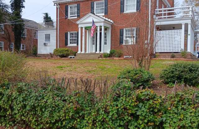 2026-2027 Year 619 Cabell Ave 10 Bedroom / 4 Bath - 619 Cabell Avenue, Charlottesville, VA 22903