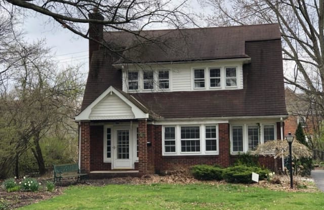 3032 Woodbury Rd - 3032 Woodbury Road, Shaker Heights, OH 44120