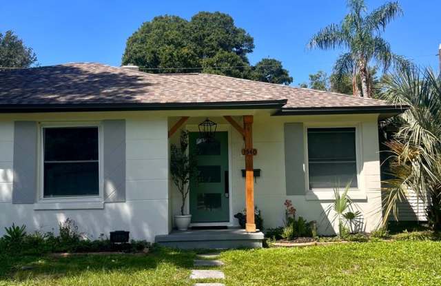Your 4 Bedroom, 2 Bathroom St. Pete Sanctuary Awaits!! Gallery 1