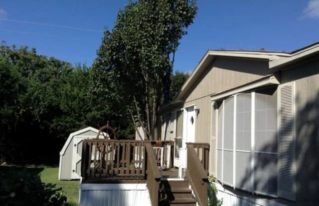 3 bedroom, 2 bath home available - 9100 Teasley Ln, Denton, TX 76210