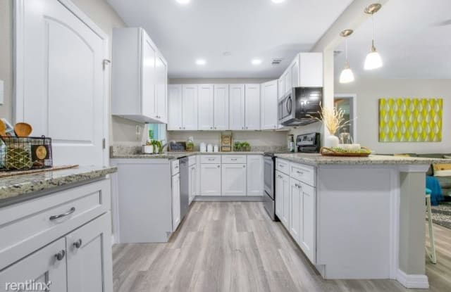 1000 windermere dr - 1000 Windermere Road, Windermere, FL 34786