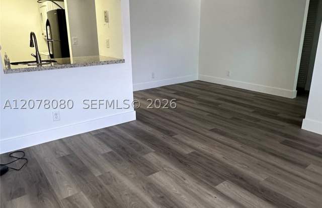 10049 Winding Lake Rd Gallery 2