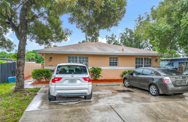 530 NE 34th St photos photos