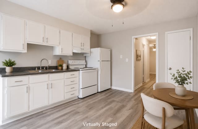 Stonehenge Apartments Gallery 2