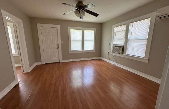 Welcome to this charming 2-bedroom, 1-bathroom home located in the heart of Russellville, AR. Gallery 3