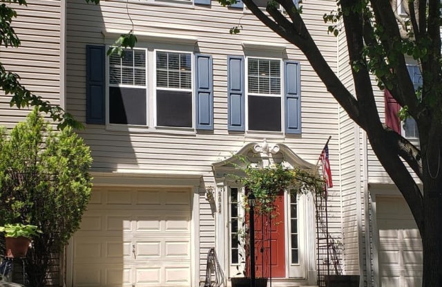 9038 FALCON GLEN COURT - 9038 Falcon Glen Court, Linton Hall, VA 20136