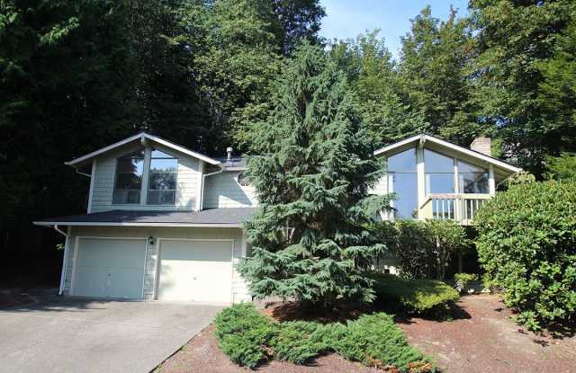 NICELY MAINTAINED 4 BEDROOM BELLEVUE HOME FOR RENT W EASY COMMUTE! - 2019 130th Avenue Southeast, Bellevue, WA 98005