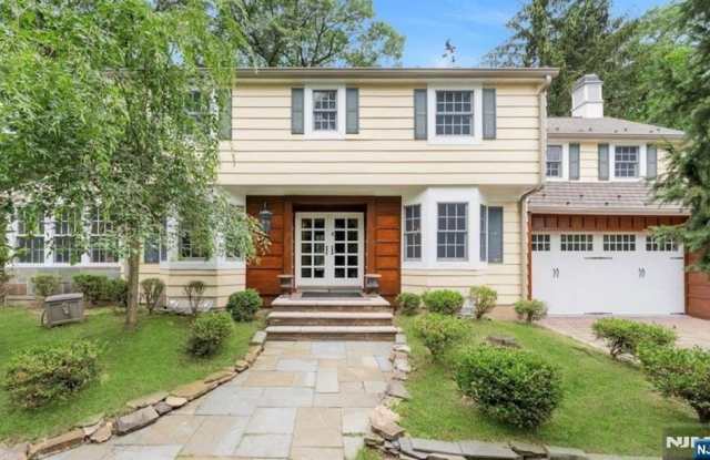 278 Maple Street photos photos