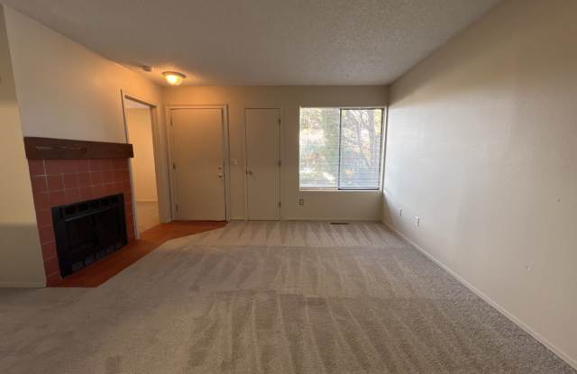 Prime Location! 1 bed 1 bath apartment near Sloan's Lake and Main Street Edgewater photos photos