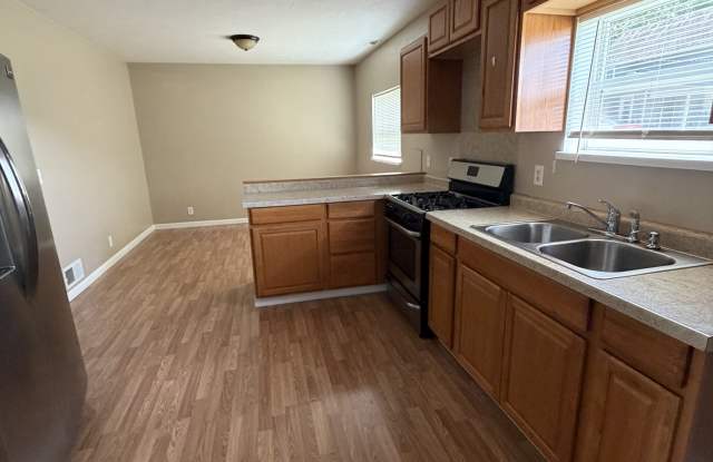 216 Compton Lane - A Gallery 3