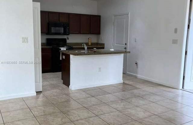 11665 SW 244th St photos photos