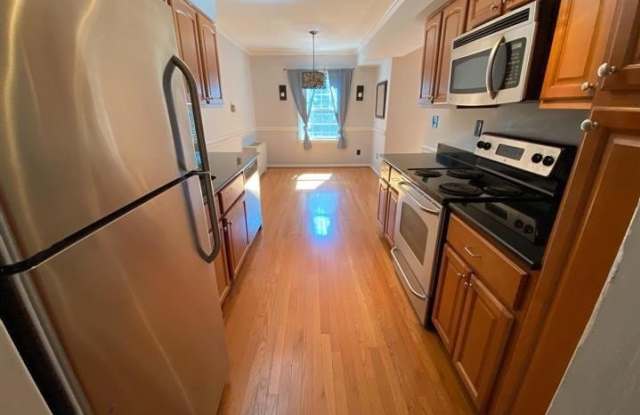 3336 SPRING Lane Gallery 4