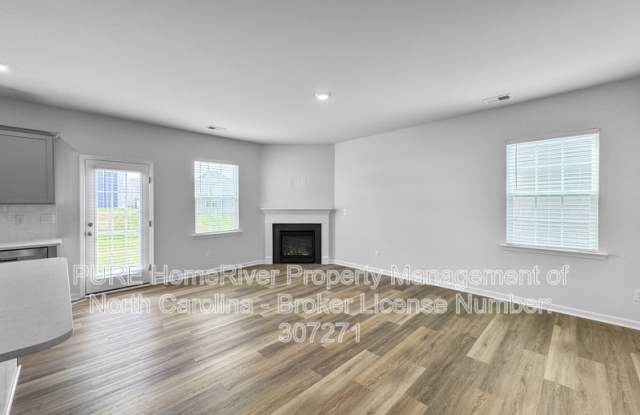 3686 Charles St NW Gallery 2