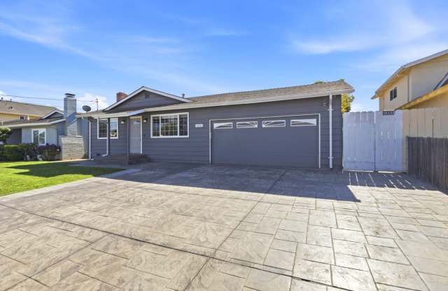 Desirable Location with Large Backyard! Gallery 3