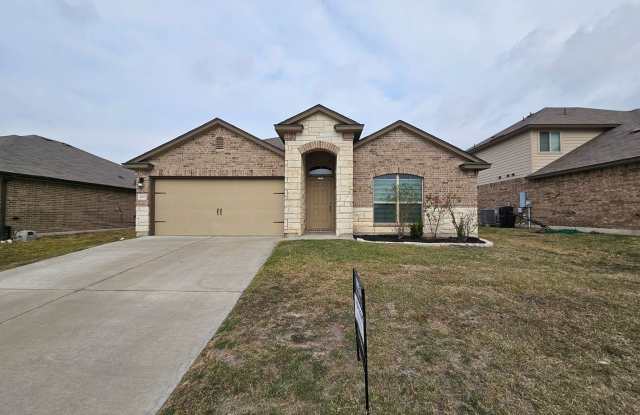 RENT REDUCTION  RENT SPECIAL - AVAILABLE NOW! - 405 Saddleback Trail, Killeen, TX 76542