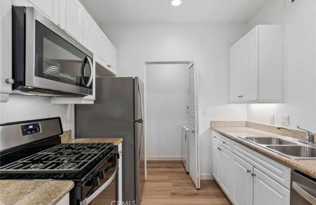 2110 Watermarke Place Gallery 3