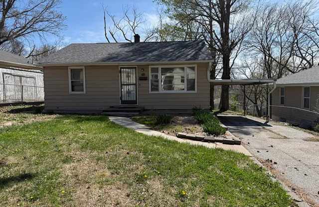 3941 Himebaugh Ave - 2 Bed/1 Bath in North Omaha | Move-in special: $350 off if you sign a lease by May 15. photos photos