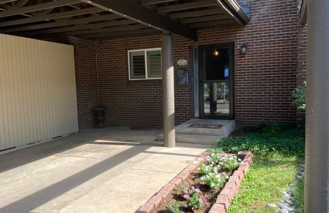 Bright  Lovely 3bd/2ba Townhouse in Mountain Shadows! AVAILABLE 4/1 photos photos