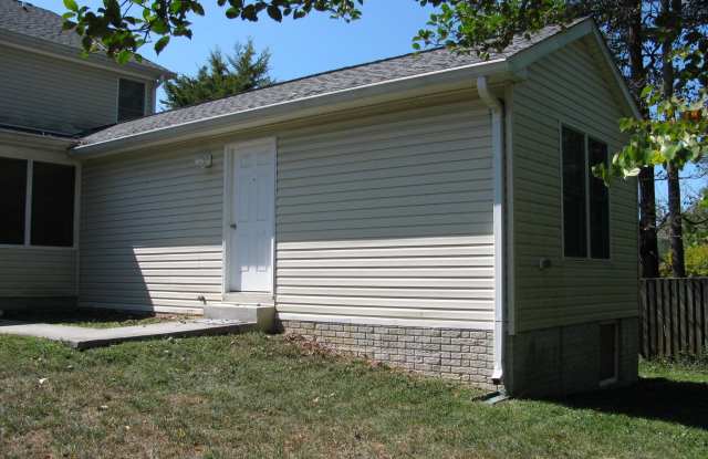 6330 HILLCREST PLACE Gallery 2