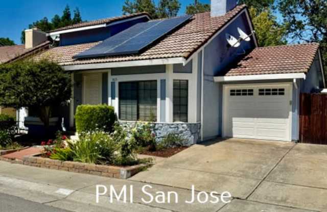 1005 Alamitos Creek Dr photos photos