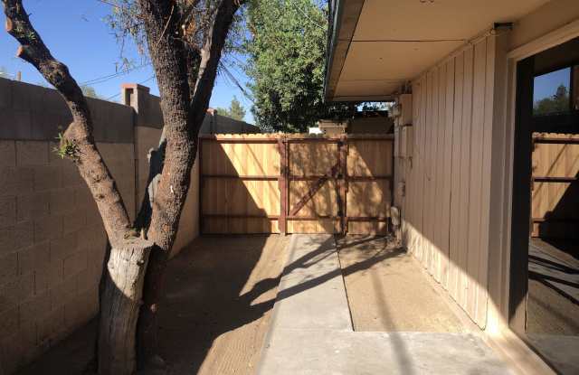 2036 W CACTUS Road Gallery 2