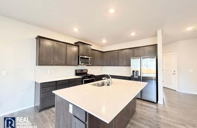 Rare Opportunity! Beautiful 5BR Home in Prime Puyallup Location Gallery 3