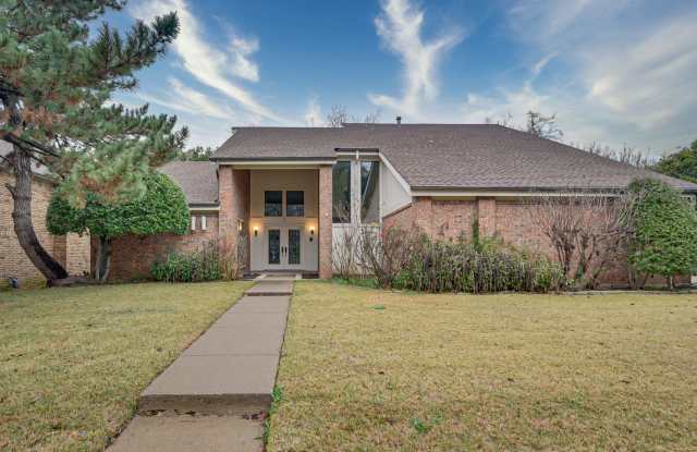 Luxury Living on Lake Arlington - 3604 Lake Champlain Drive, Arlington, TX 76016