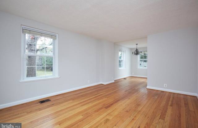 3543 S STAFFORD ST #A Gallery 2