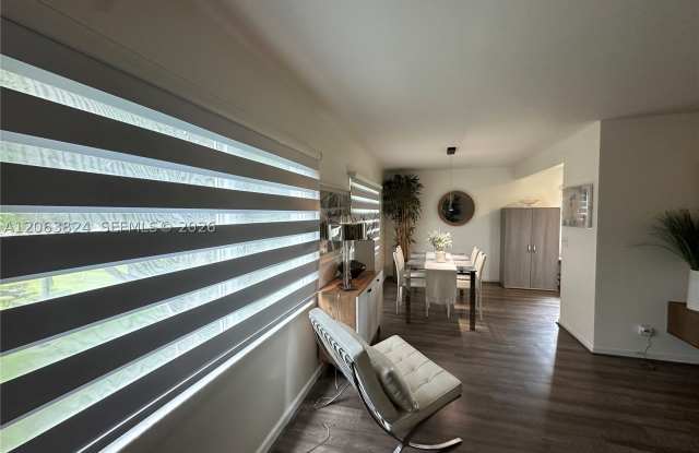 13550 SW 6th Ct Gallery 2