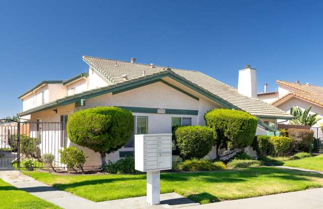 2 Bedroom + 1.5 Bathroom Townhouse | Oxnard Shores | Unfurnished photos photos