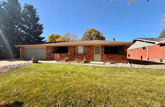 Amazing 3bed/2 bath with finished basement. Gallery 1