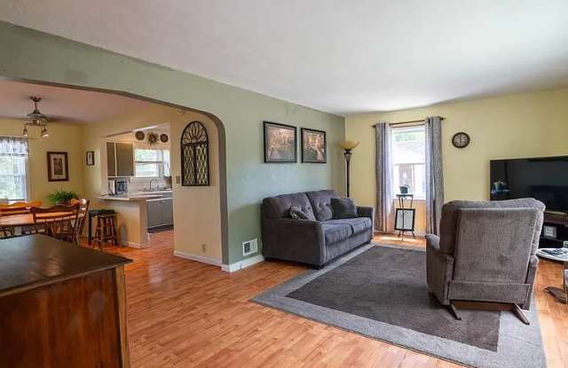 314 E Ruth St photos photos