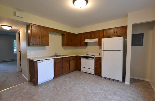 634 Meadowood Ln Gallery 4