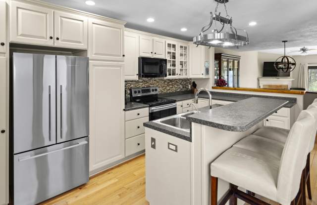 106 Clubwood Ct Gallery 2