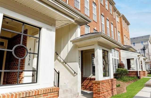 4455 BEACON GROVE Circle Gallery 1