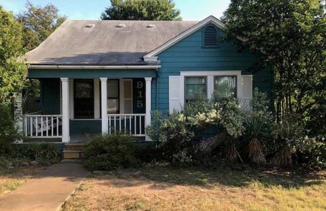 PRELEASING FOR EARLY SEPT! Charming 3 Bed | 2 Bath Home Near UT  Downtown Austin – Classic Character Meets Prime Location! photos photos