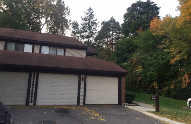 24183 Evergreen Unit 35 Bldg 4 - 24183 Evergreen Road, Southfield, MI 48075